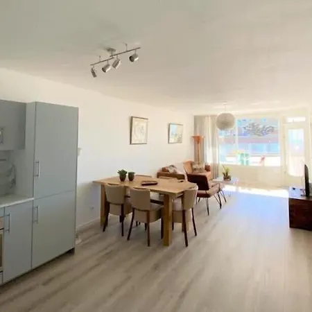 Sterflat 33 - Witte Jade * Egmond aan Zee